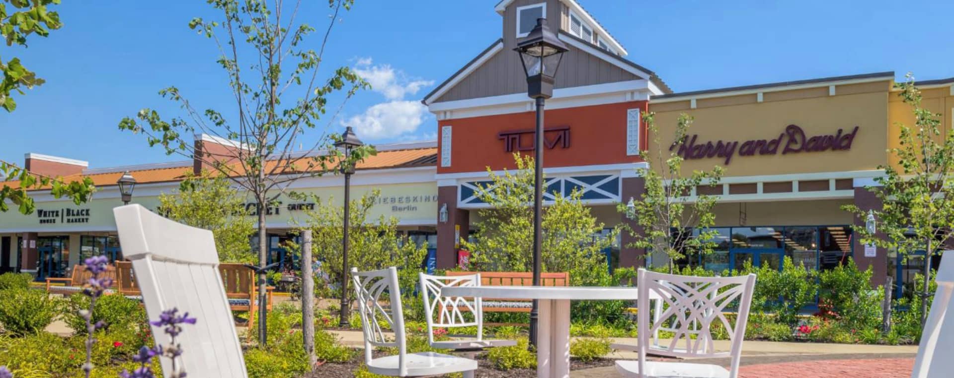 Tanger Outlets Riverhead Center Images